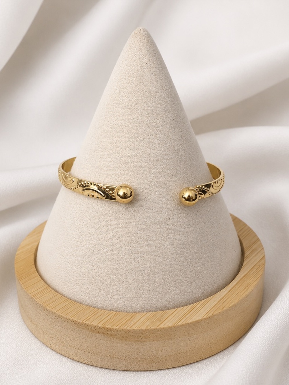 Women’s 14k Gold Plated Bangle adjustable bracelet - Cuff Bracelet - Picture 4 of 8